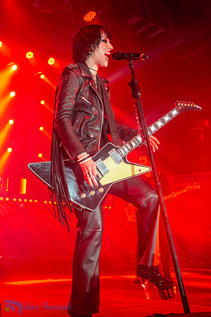 Lzzy Hale of Halestorm